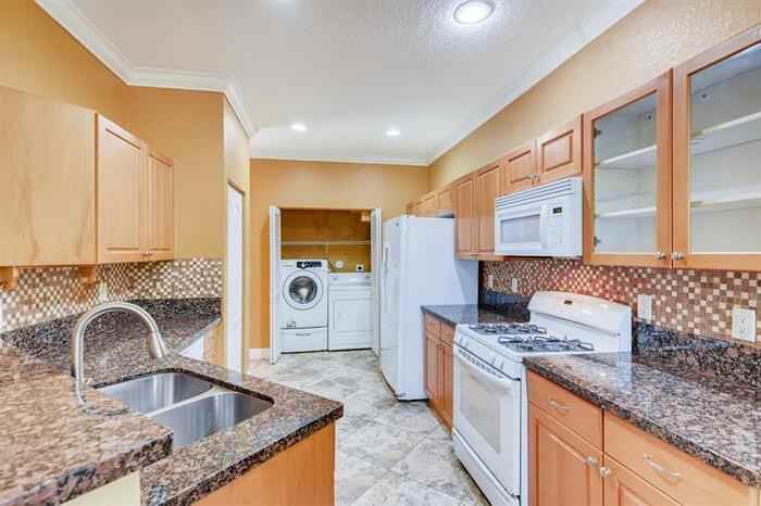 19373 Southwest 60th Court - Photo 3 of 12