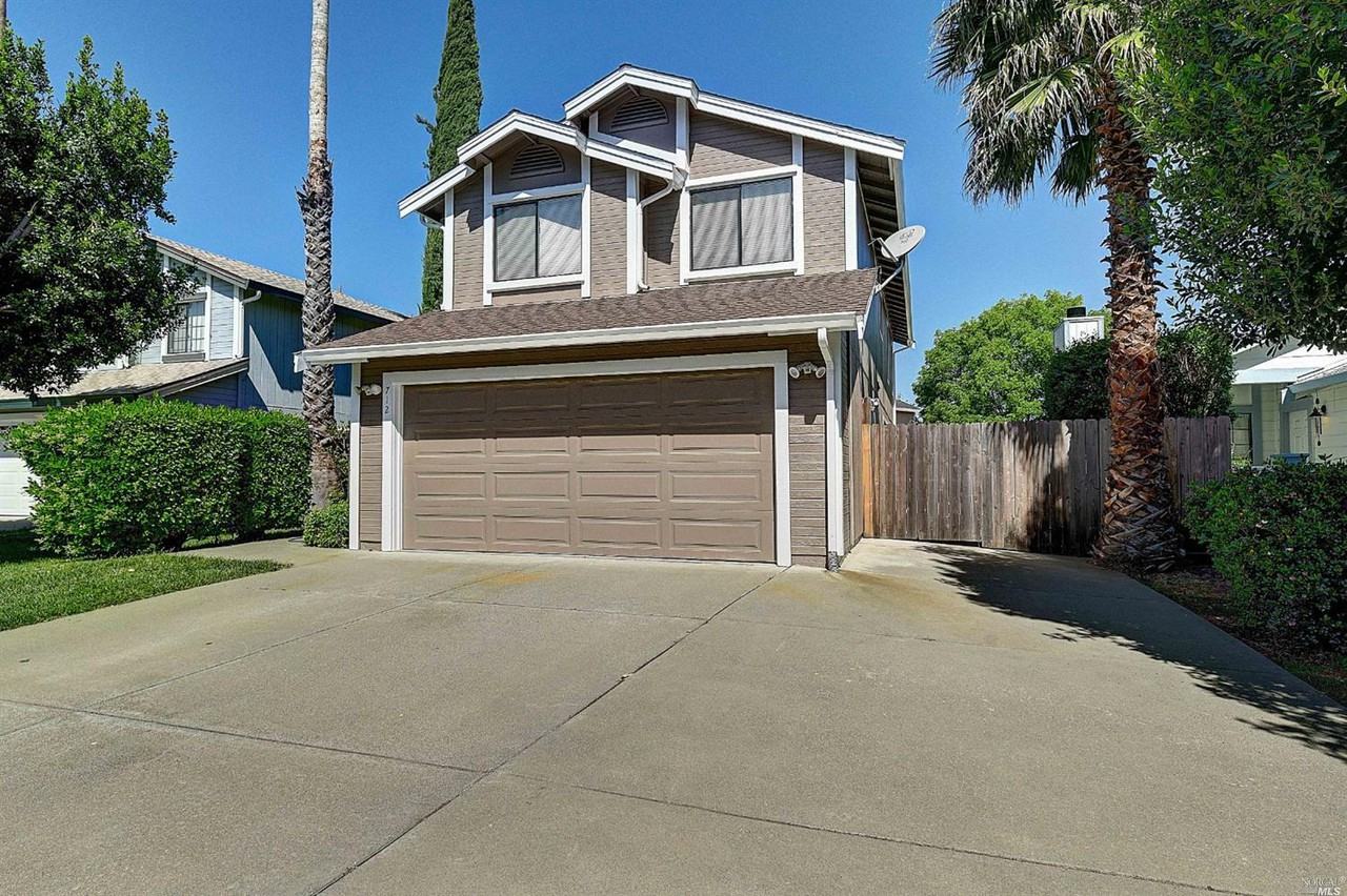 712 Danehurst Court - Photo 2 of 26