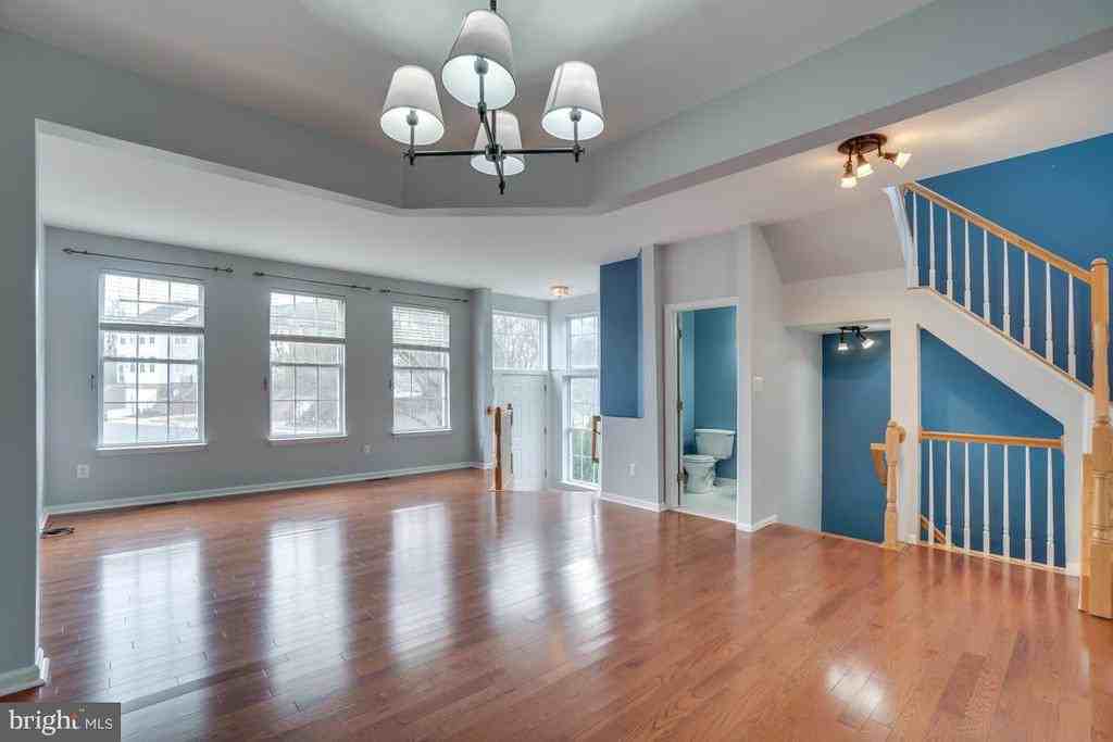 21524 Iredell Ter - Photo 2 of 15