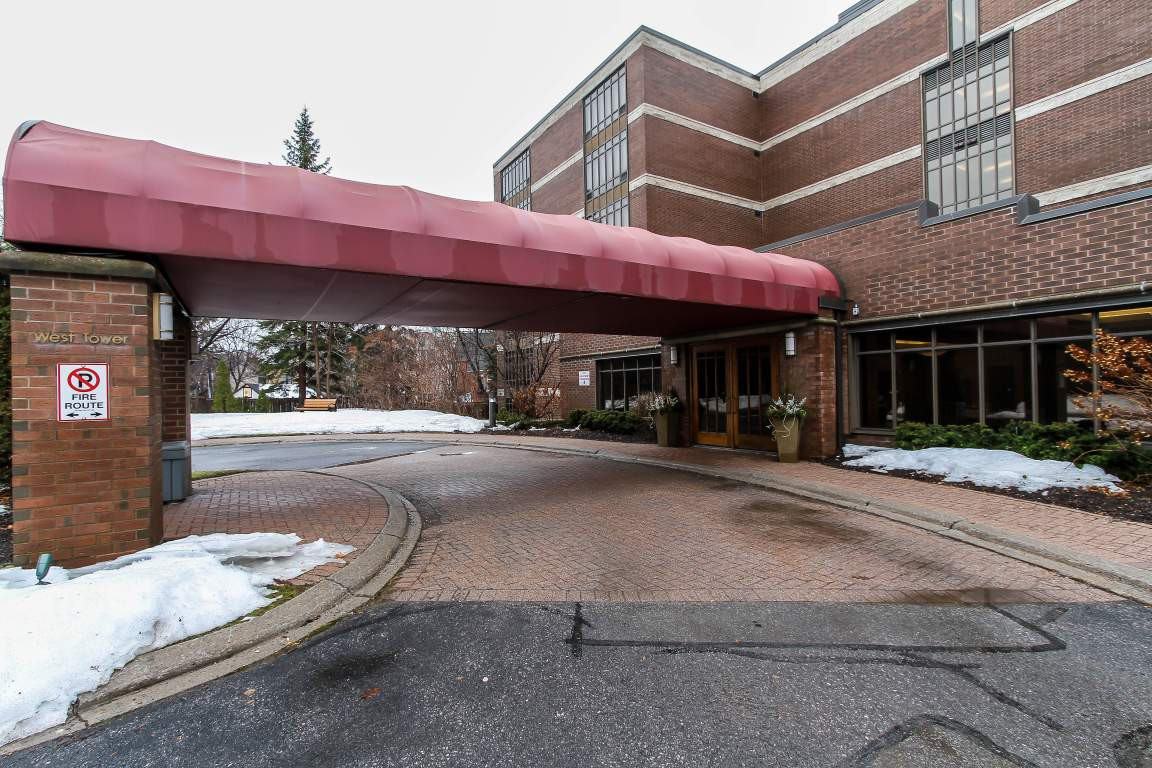 111 Echo Drive - Photo 2 of 44