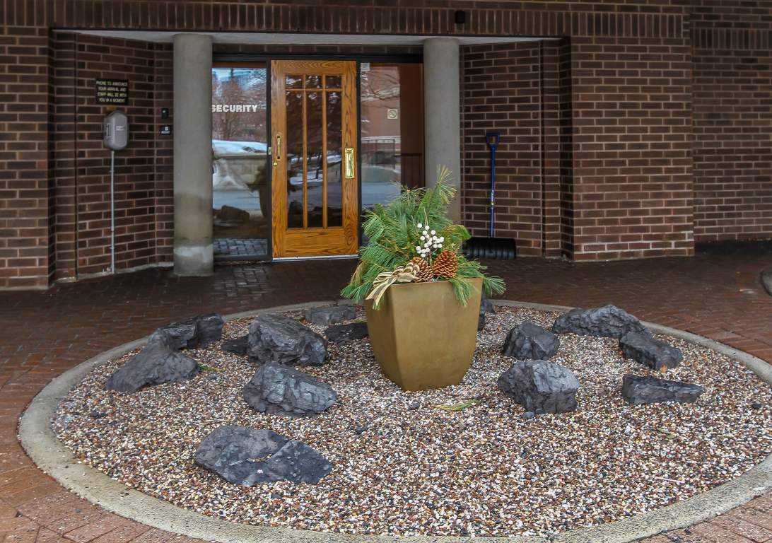 111 Echo Drive - Photo 3 of 44