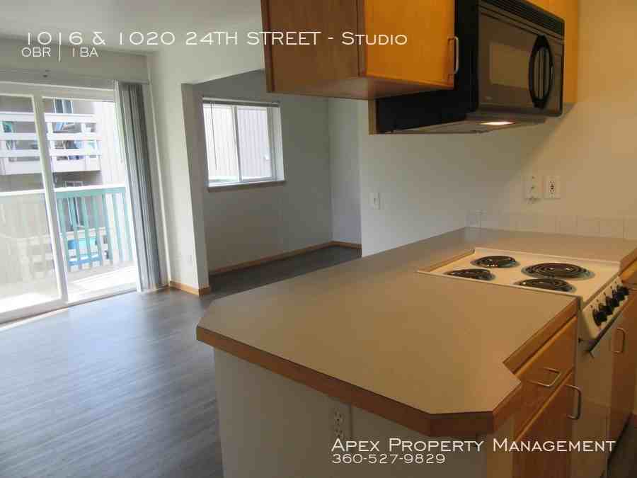 1016 & 1020 24th Street #1016 - Photo 2 of 13