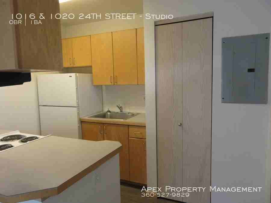 1016 & 1020 24th Street #1016 - Photo 3 of 13
