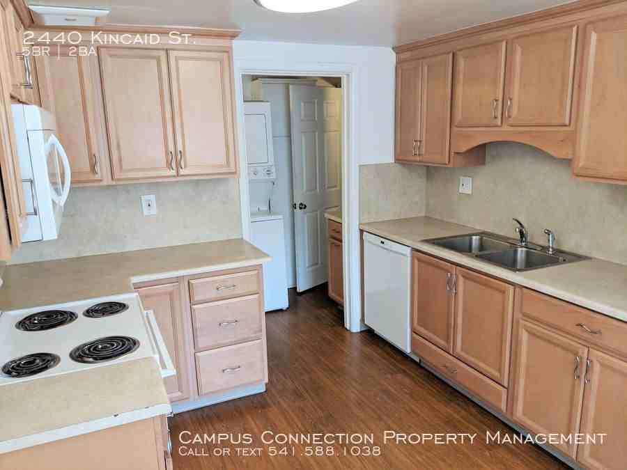 2440 Kincaid St. - Photo 3 of 9