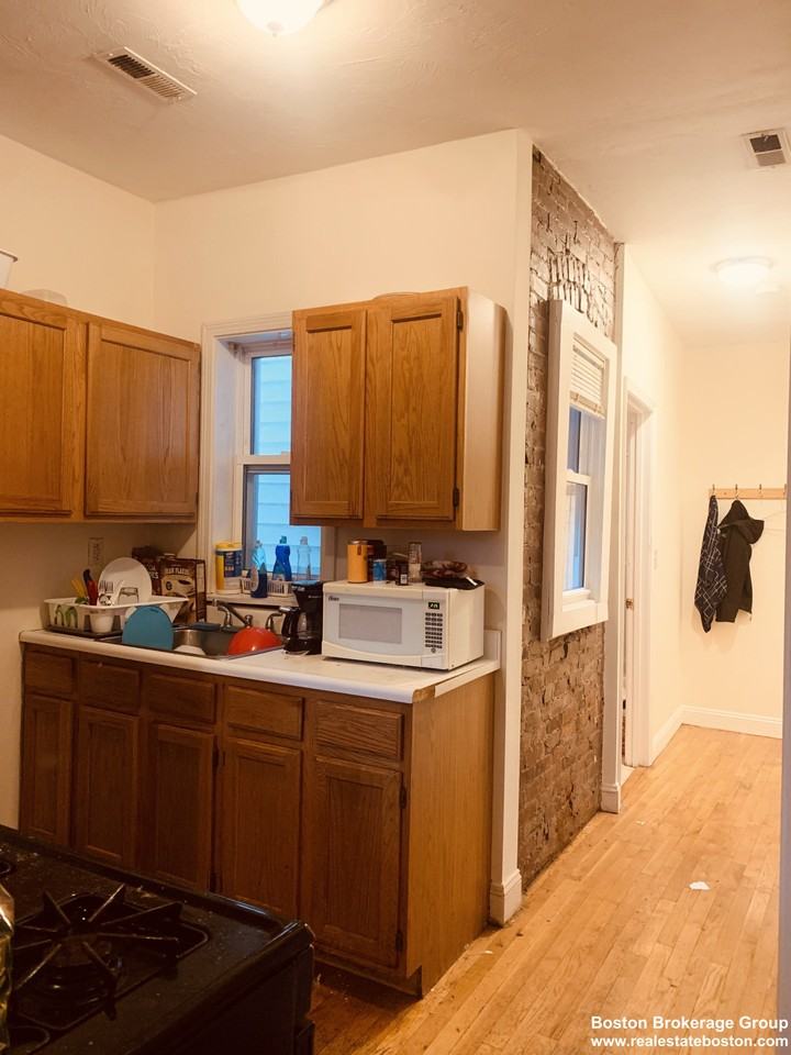 723 Parker Street - Photo 3 of 3