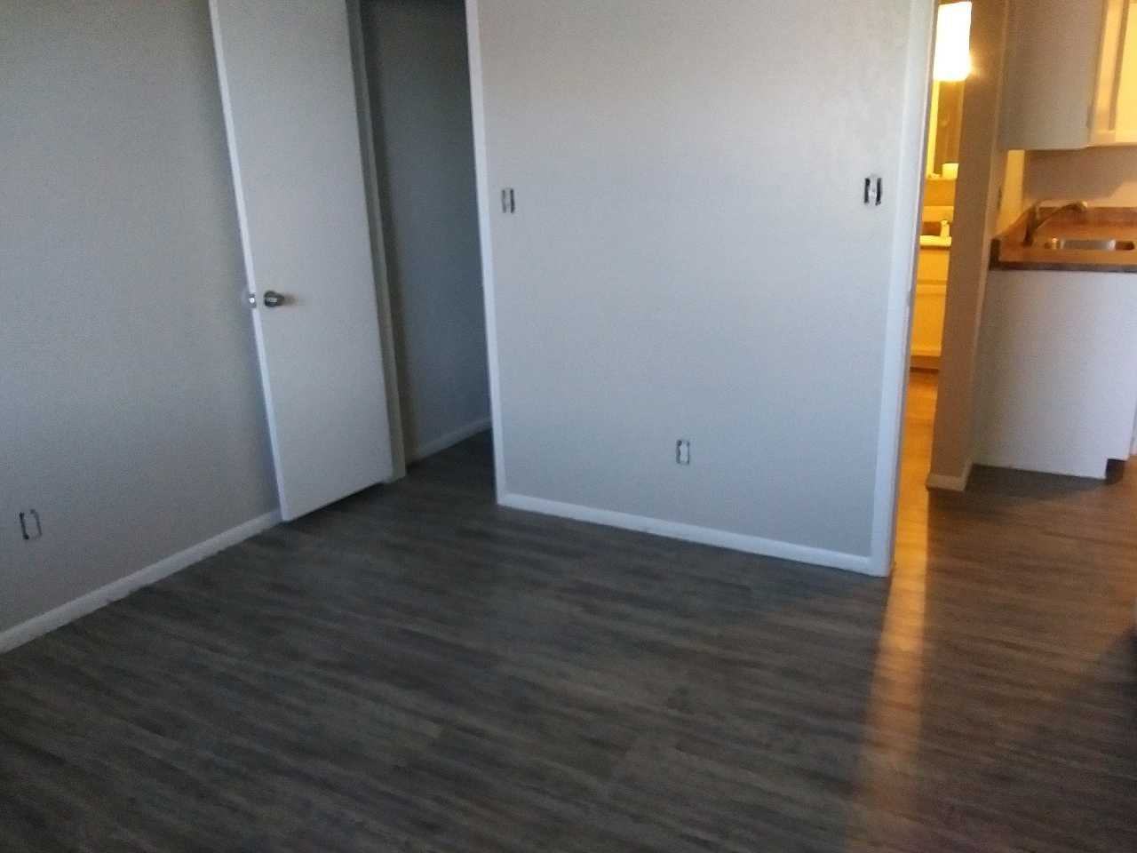 1725 W Vogel Ave - Photo 2 of 16