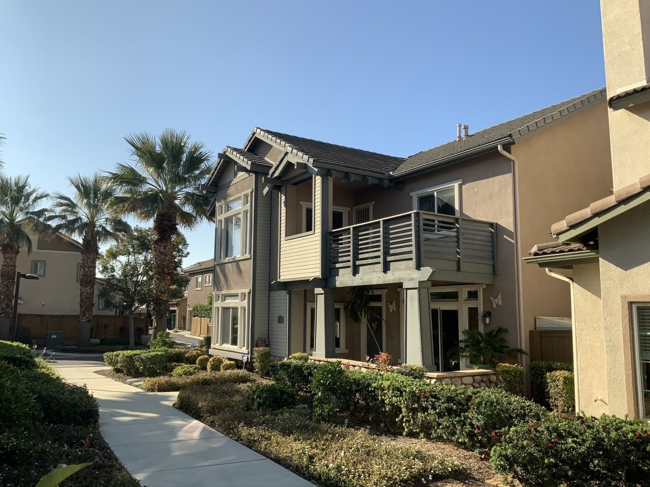 6286 Oakfield Ct - Photo 2 of 43