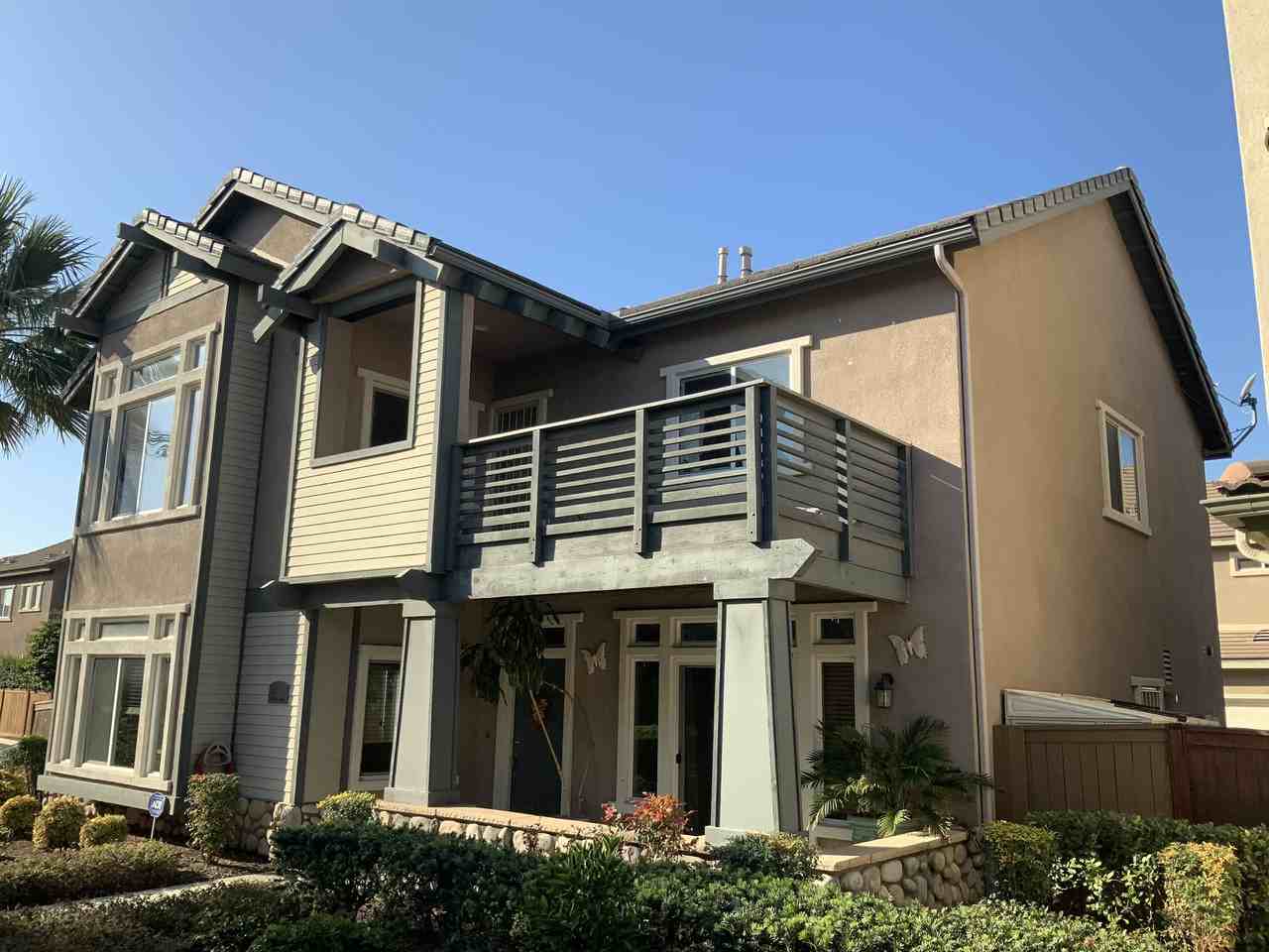 6286 Oakfield Ct - Photo 3 of 43