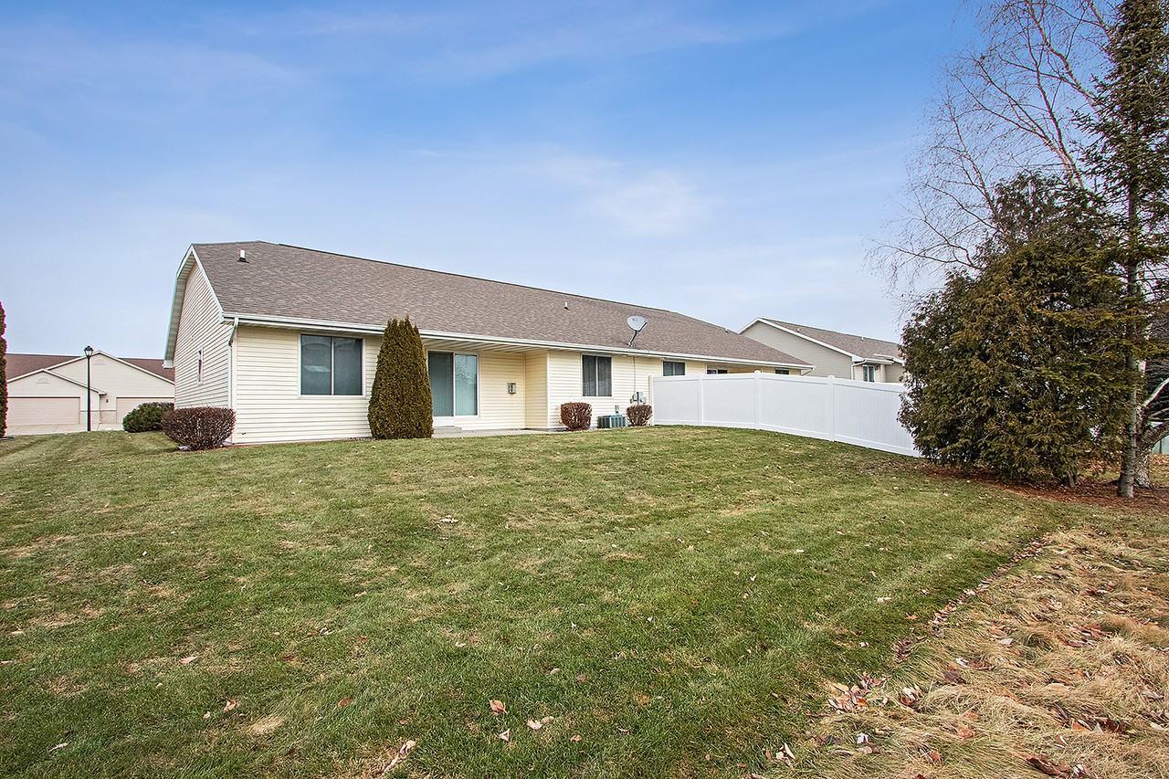 535 Kramer Ln - Photo 3 of 16