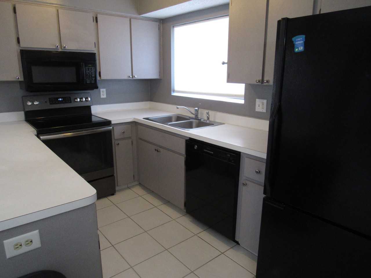 639 Michigan Blvd #300 - Photo 2 of 25