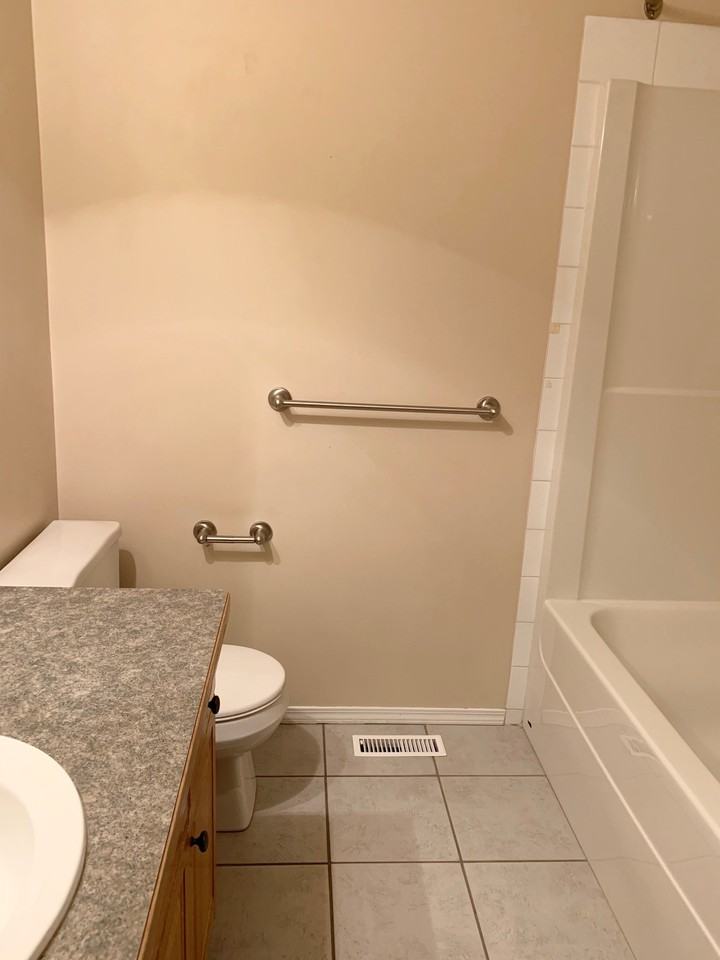 826 Red Crow Boulevard W - Photo 2 of 13