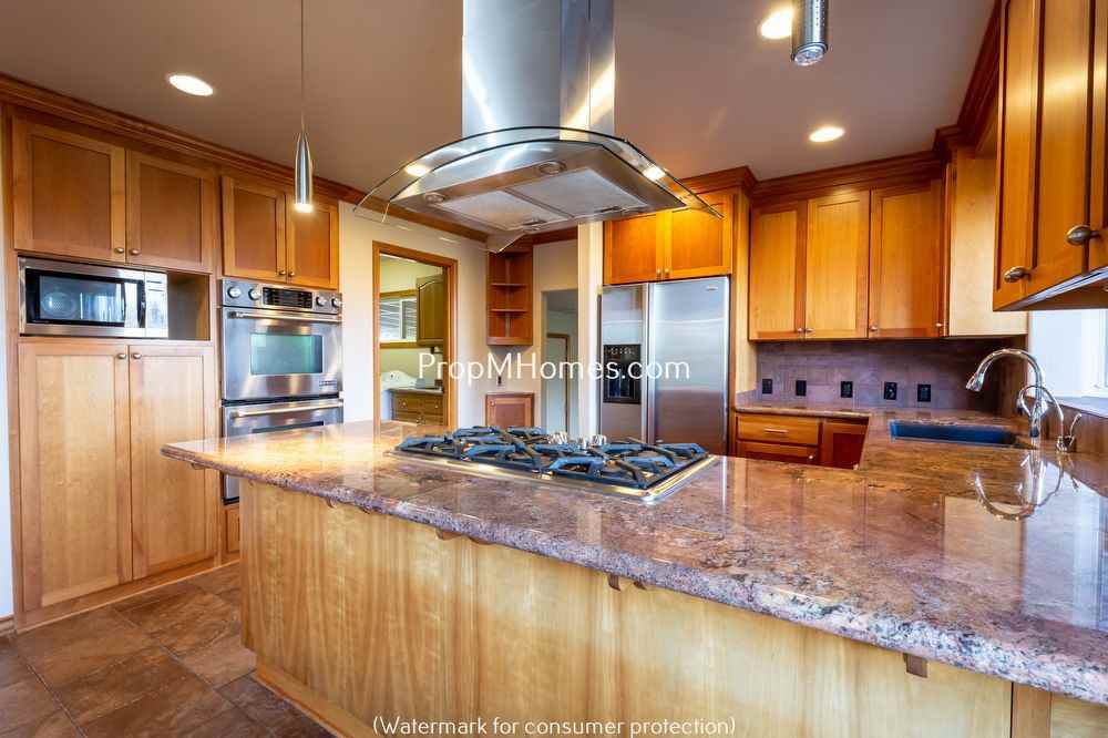 5589 River Street - Photo 2 of 33