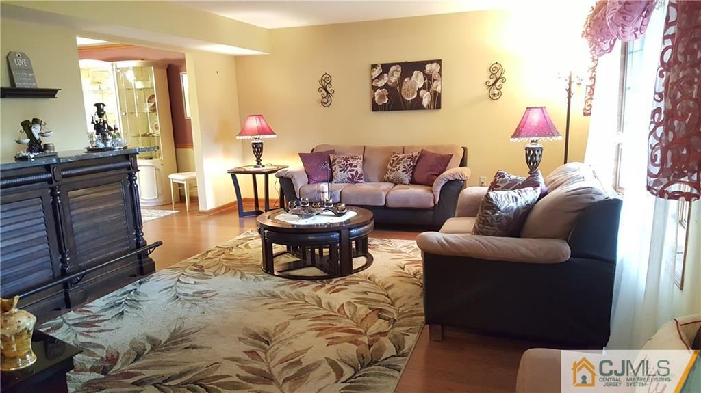 16 Rutherford Court - Photo 3 of 25