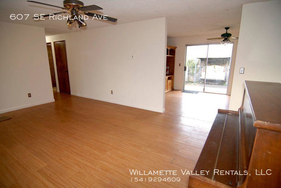 607 Se Richland Ave - Photo 2 of 20