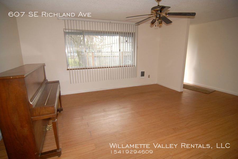607 Se Richland Ave - Photo 3 of 20