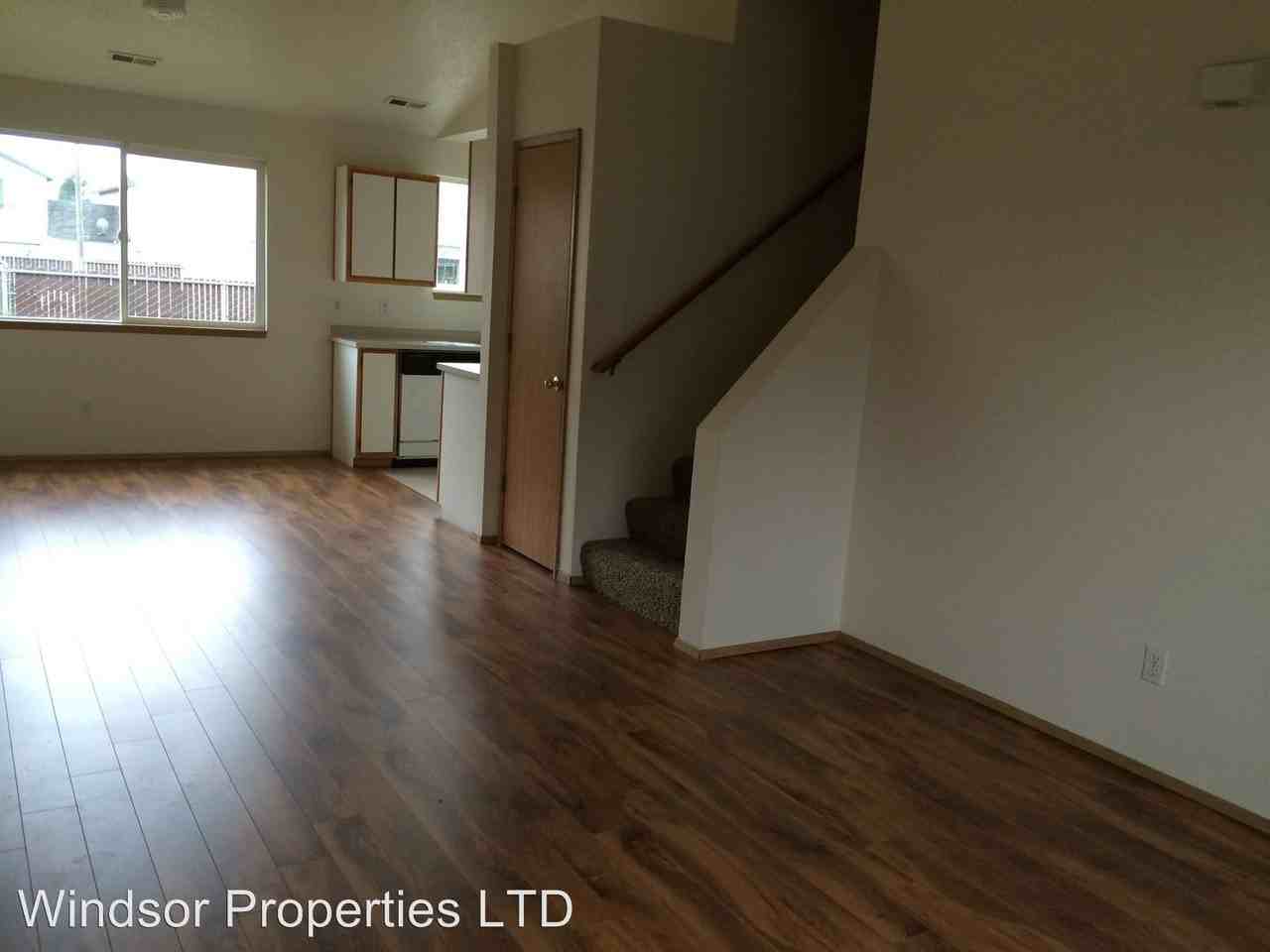 33037 Nw Laurel St. - Photo 2 of 13