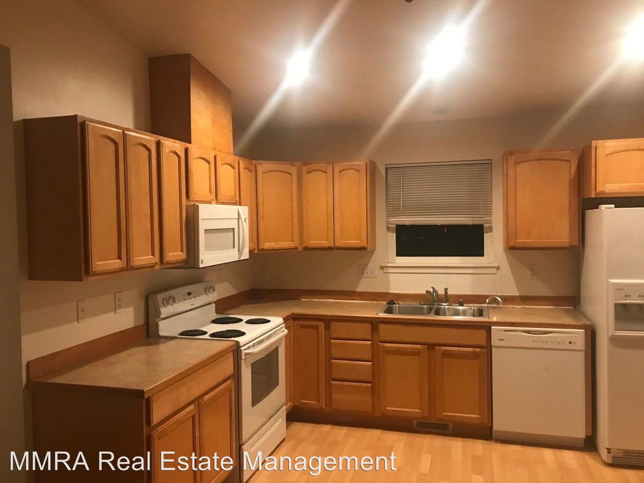 11919 RENTON AVE S. - Photo 3 of 12