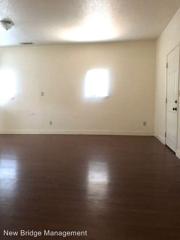 7519 Yosemite Boulevard - Photo 3 of 12