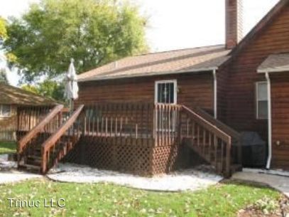2304 Gilboa Ave - Photo 2 of 9