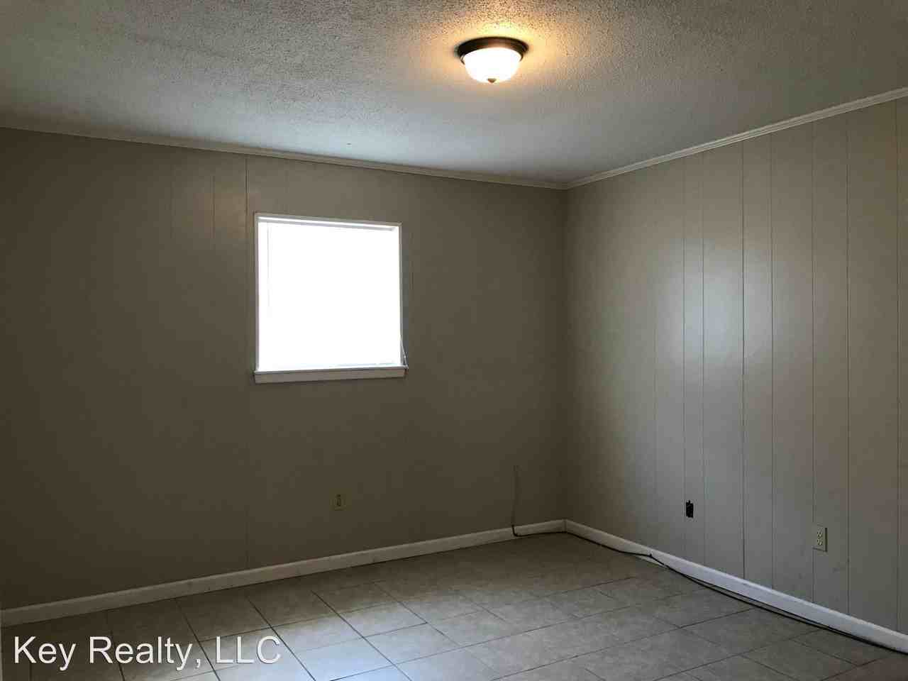 189 Leche St. - Photo 3 of 5