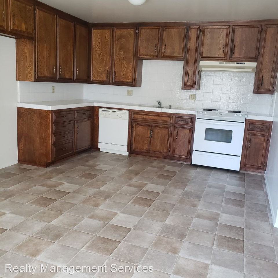 6913 Patton Way - Photo 3 of 8