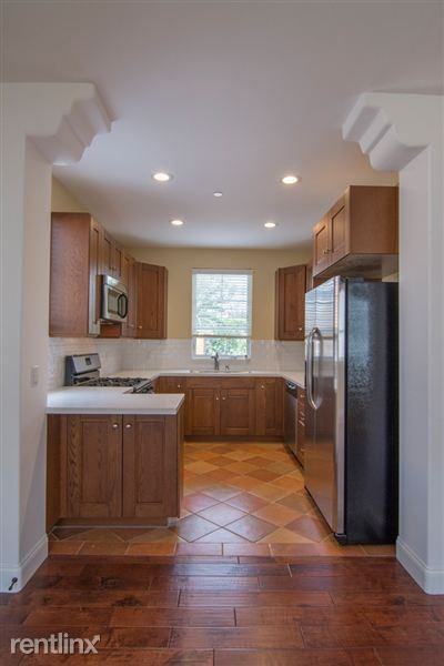1350 N Stanley Ave - Photo 3 of 14