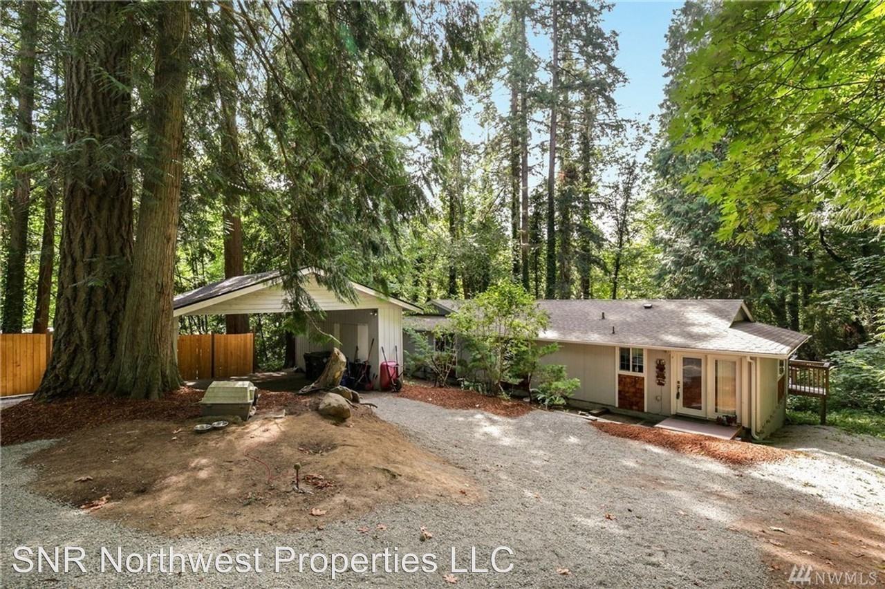 8220 94th St NW - Photo 2 of 19