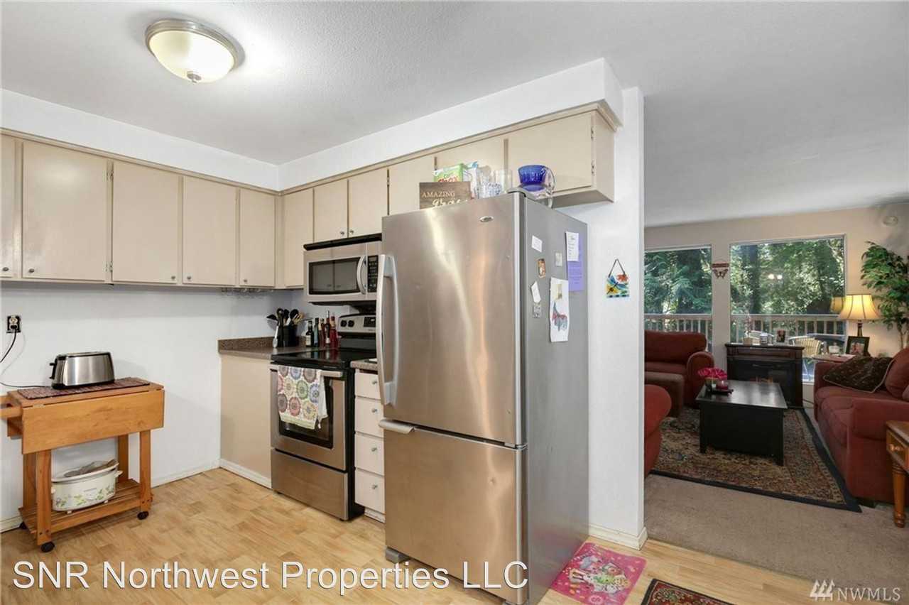 8220 94th St NW - Photo 3 of 19