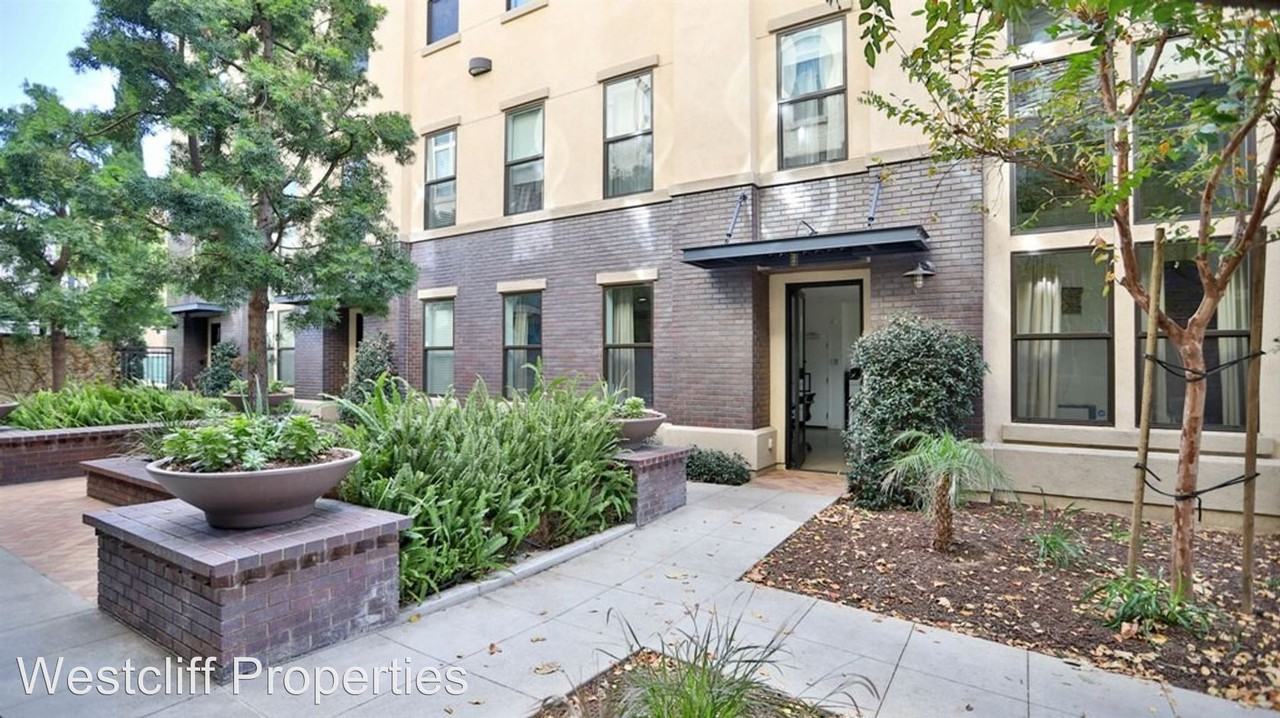 221 N. Sycamore St. - Photo 2 of 38
