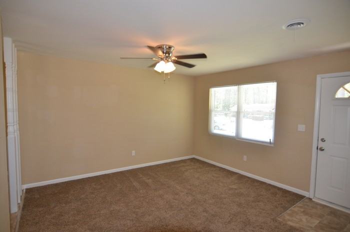 2606 Drayton Court - Photo 3 of 10