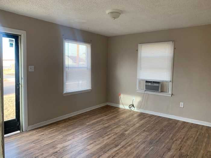 507 South H Street - Photo 2 of 8