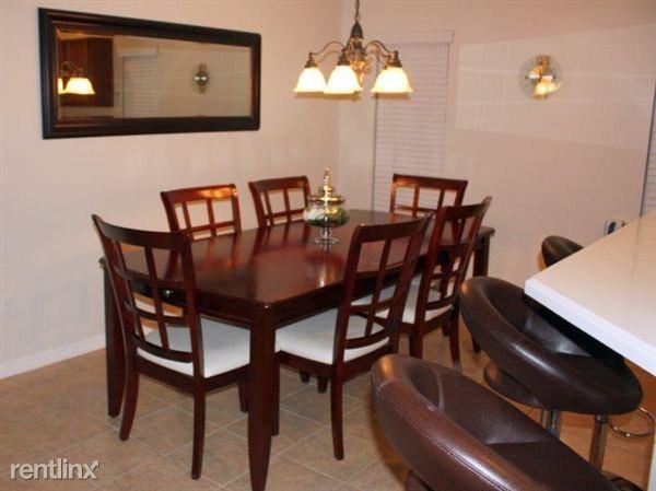 170 Essex Pl - Photo 2 of 10