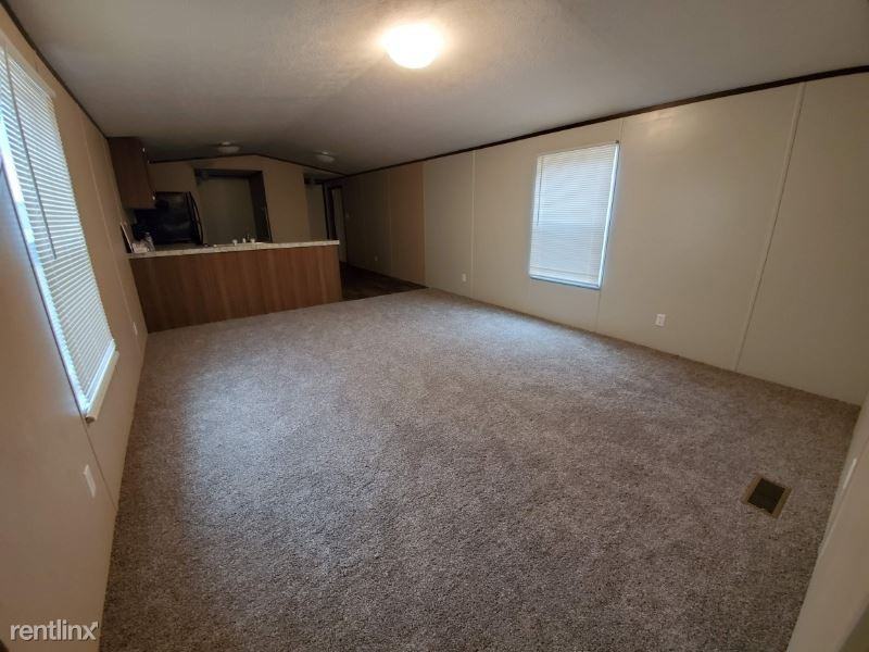 1727 Gale Dr - Photo 3 of 11