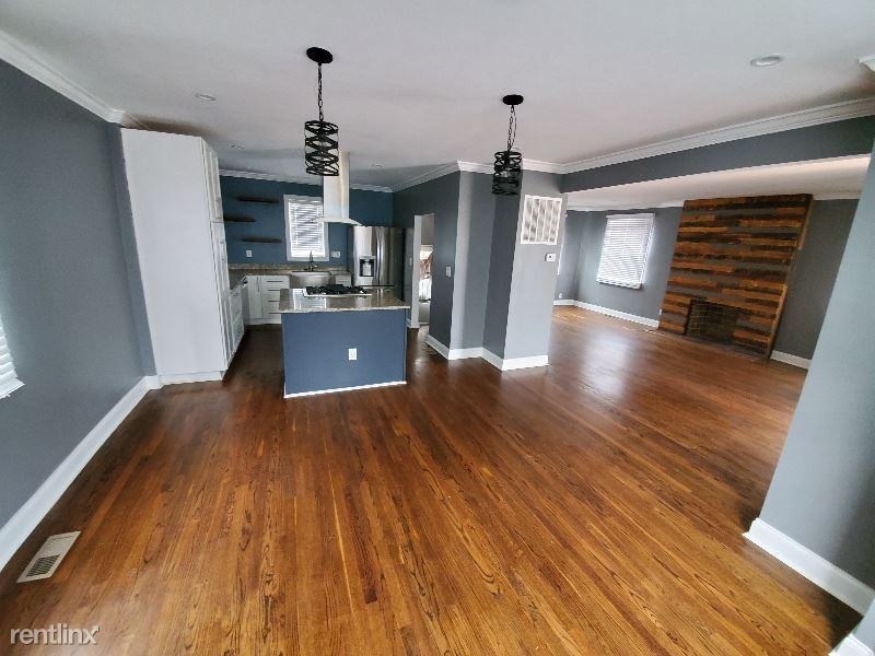 2415 Chesterfield Ave - Photo 2 of 7