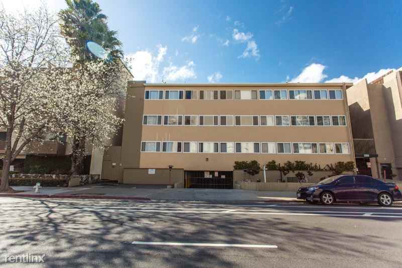 1555 Madison St 104 - Photo 3 of 7