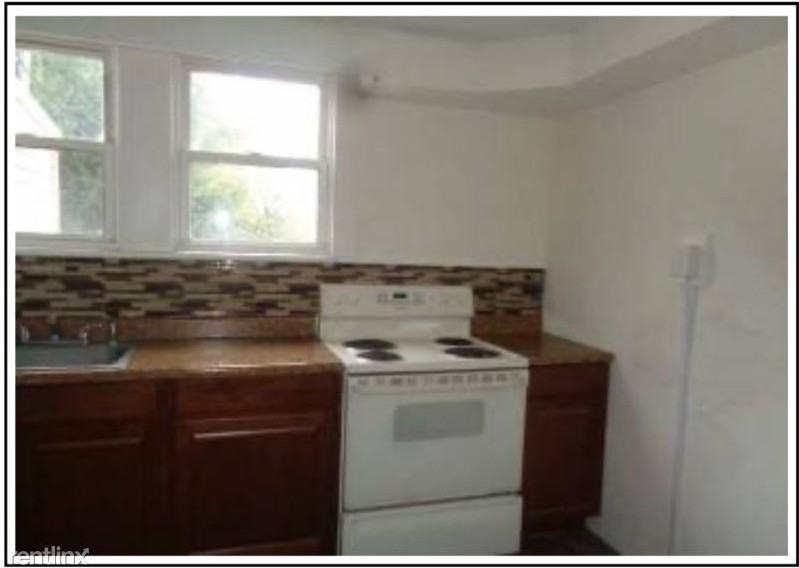 205 W Flower St 1 - Photo 2 of 10