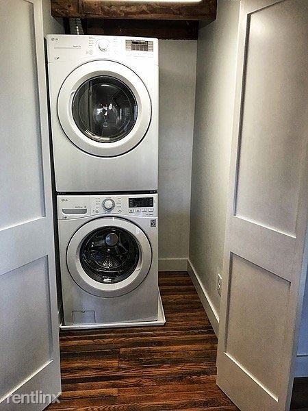 590 East Currahee Street - Photo 2 of 13