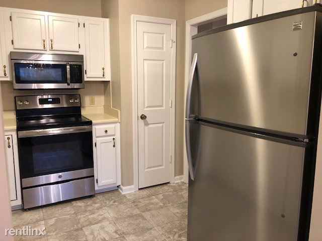 4210 Edith Ln - Photo 3 of 9
