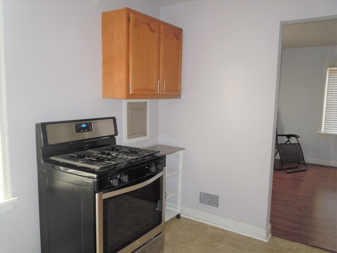 834 Victory Drive - Photo 6 of 14