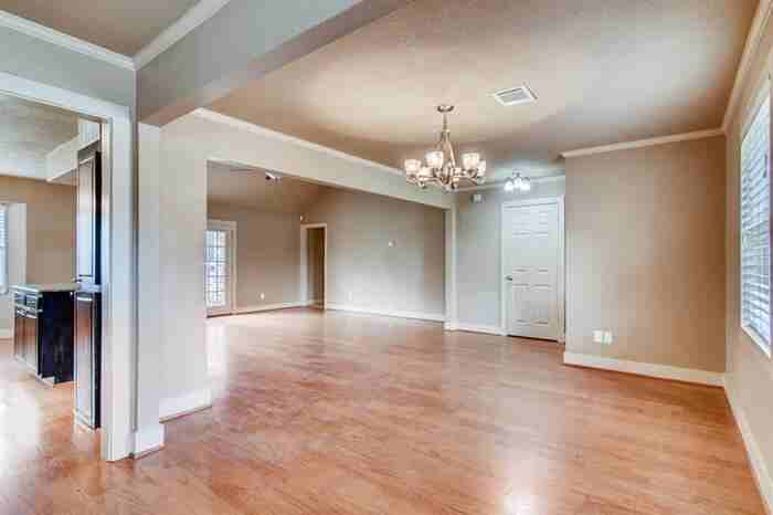 707 Newport Boulevard - Photo 3 of 12