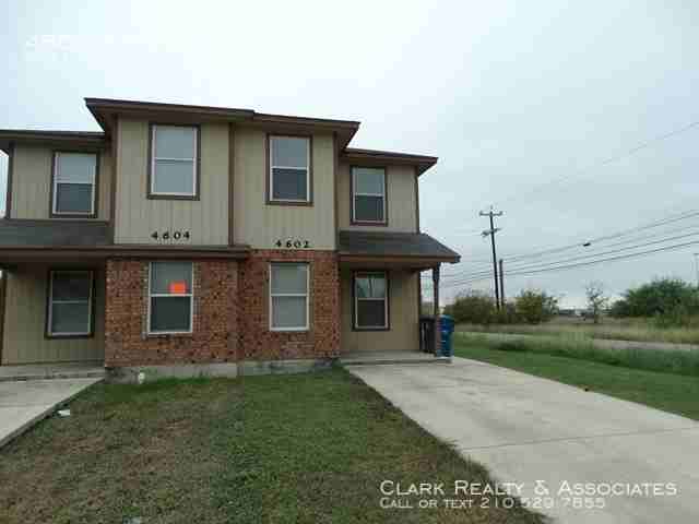 4602 Swann Lane - Photo 3 of 23