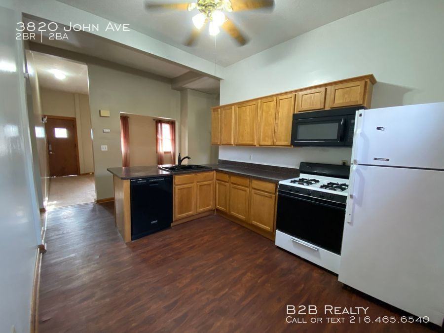 3820 John Ave - Photo 3 of 15