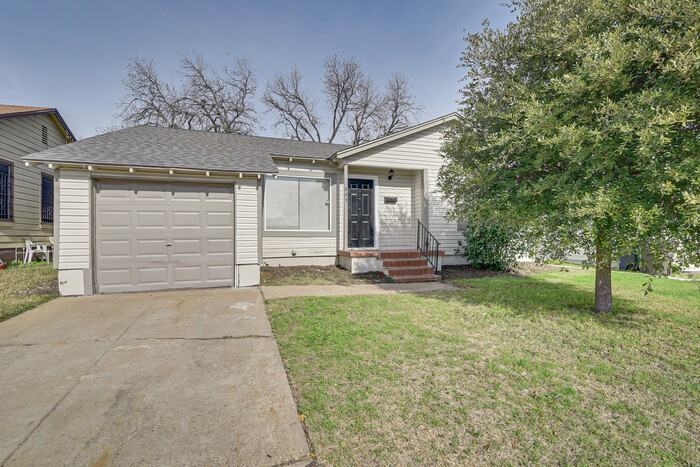 809 Judd Street - Photo 2 of 22