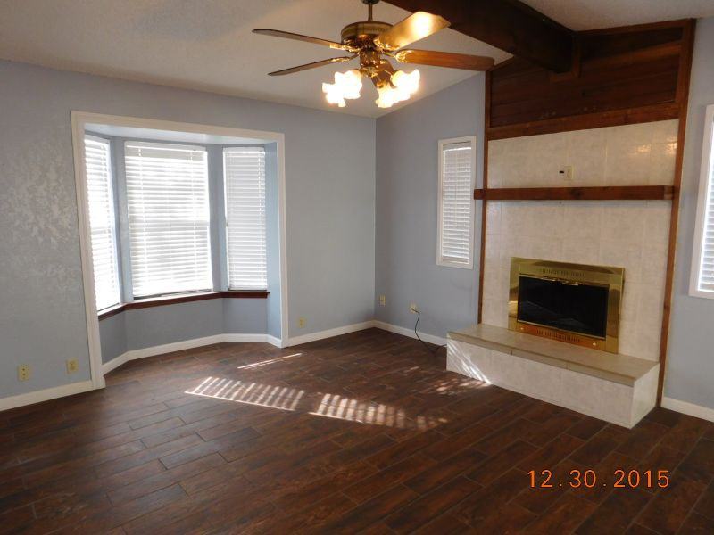 2215 Phyllis Dr - Photo 5 of 16