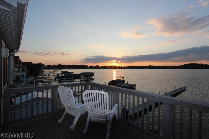 501 S Shore Dr - Photo 3 of 30