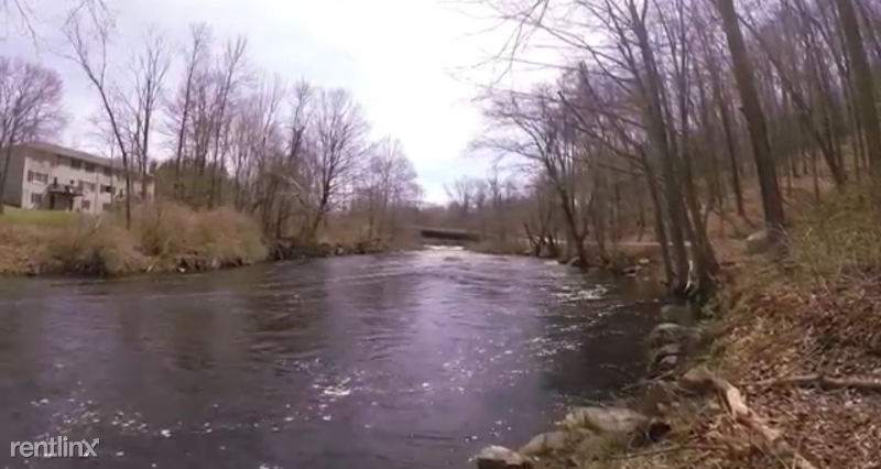 1528 N Main St Left Side Of House - Photo 3 of 8