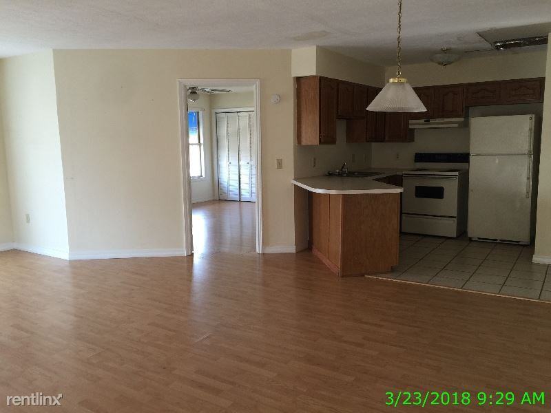 1811 Central Blvd 4 - Photo 3 of 9