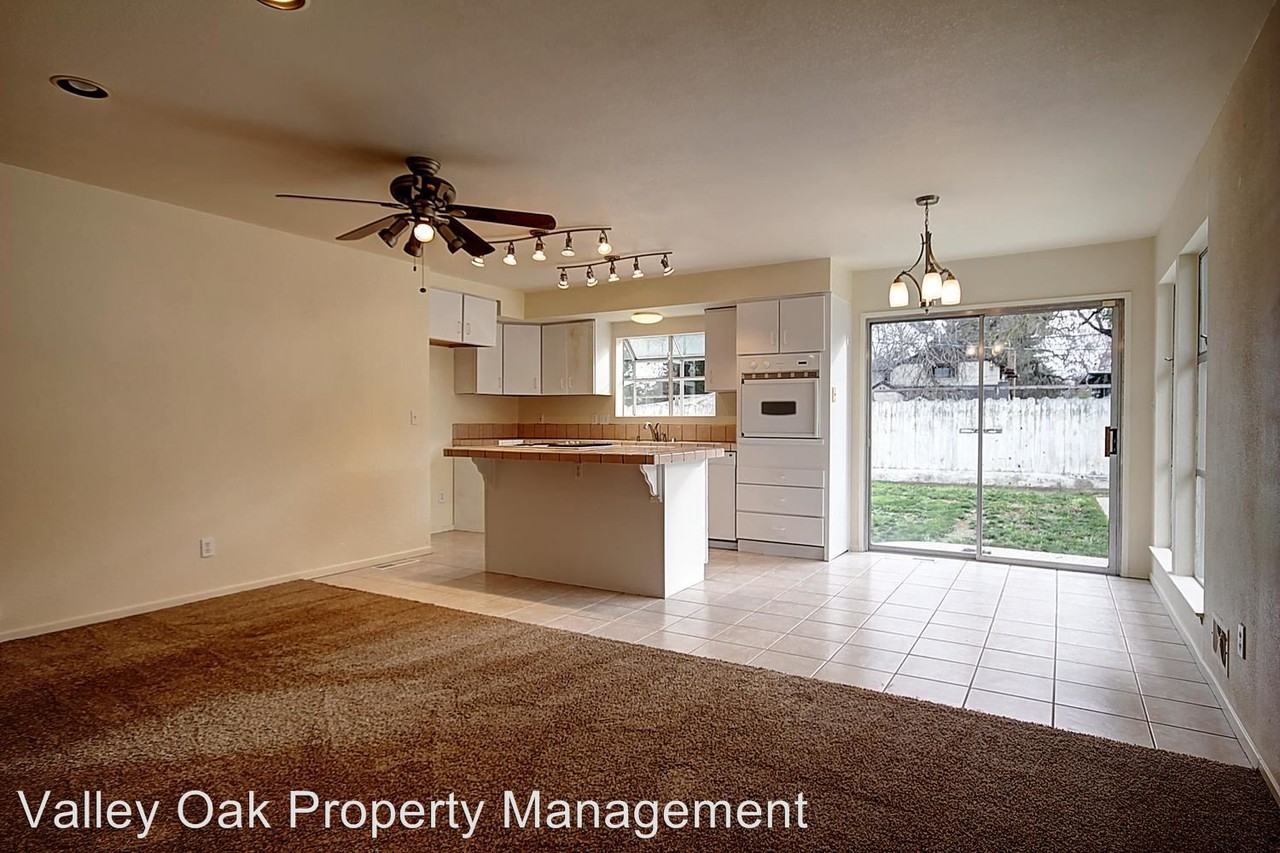 208 State St - Photo 2 of 12