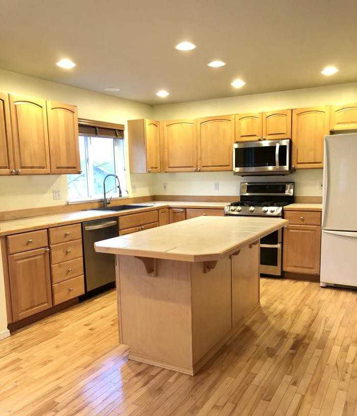 4810 S 146th St - Photo 2 of 11