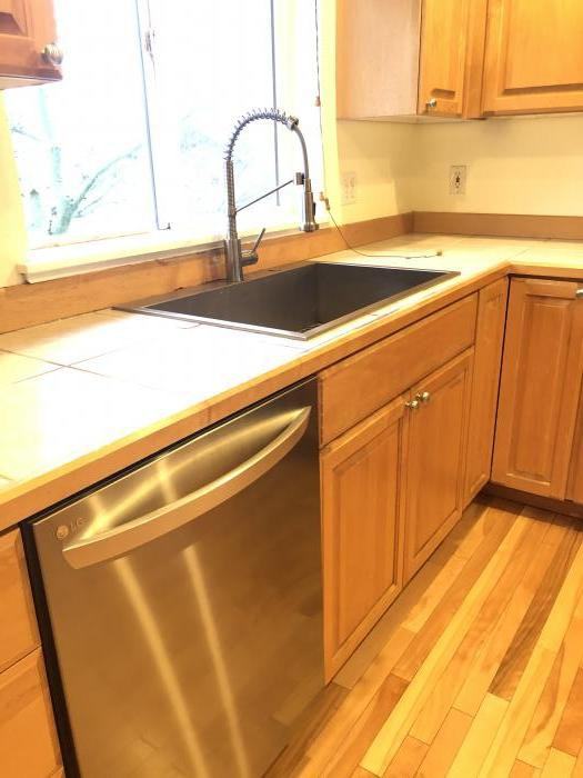 4810 S 146th St - Photo 3 of 11